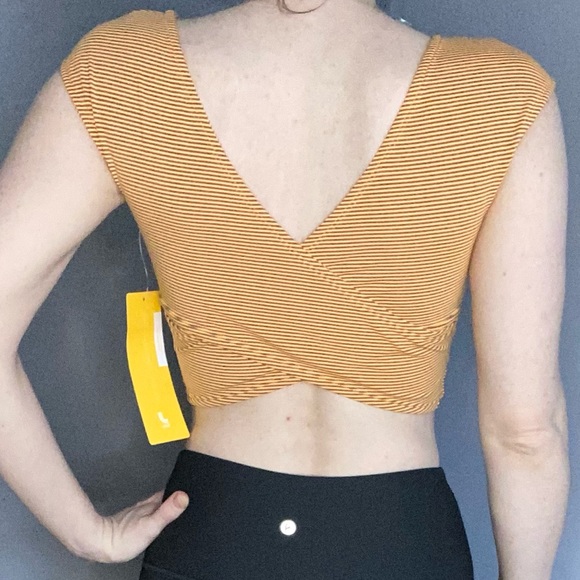 2 Lole crop exercise tops small, NWT (x2) - Picture 1 of 4